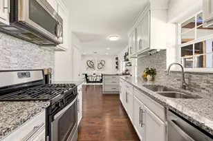 8100 Stillwood Ln, Austin, TX 78757 - Photo 19