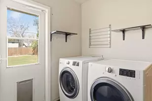 8100 Stillwood Ln, Austin, TX 78757 - Photo 31