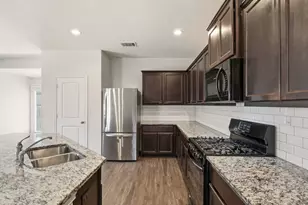 128 Dylan Dr, San Marcos, TX 78666 - Photo 9