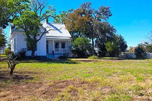 105 Davis Dr, Thorndale, TX 76577 - Photo 3