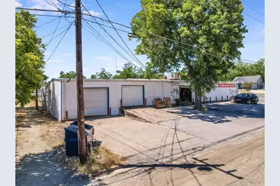 1022 N Main Street, Taylor, TX 76574 - Photo 3
