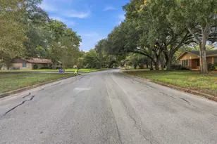 1714 Twin Island Dr, Lockhart, TX 78644 - Photo 21