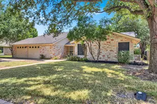 1403 Stone Ridge Dr, Taylor, TX 76574 - Photo 3