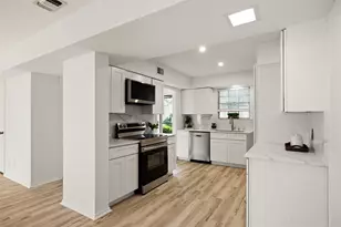 3613 Las Colinas Dr, Austin, TX 78731 - Photo 9