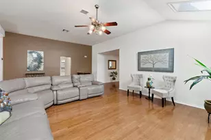 1105 Delia Chapa Ln, Hutto, TX 78634 - Photo 11