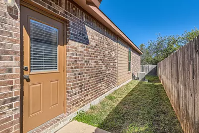 107 Creekside Villa Drive, Kyle, TX 78640 - Photo 7