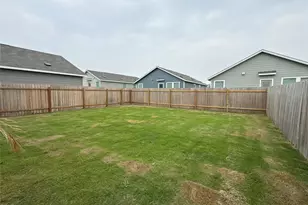 333 Cowpoke Dr, Jarrell, TX 76537 - Photo 7