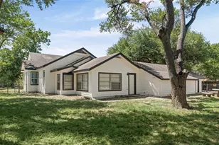 1707 N Travis Ave, Cameron, TX 76520 - Photo 7