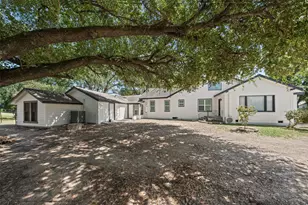 1707 N Travis Ave, Cameron, TX 76520 - Photo 5
