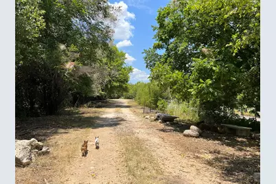 914 Shady Lane #Tract 1, Austin, TX 78702 - Photo 3