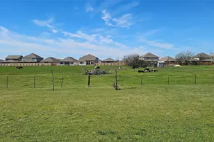 16 Brenda Ln, Round Rock, TX 78665 - Photo 5