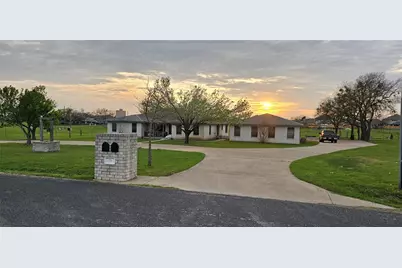 16 Brenda Lane, Round Rock, TX 78665 - Photo 1