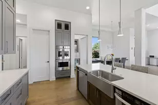 8801 Bellancia Dr, Austin, TX 78738 - Photo 9