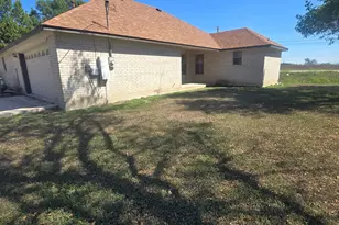1019 San Jacinto St, Lockhart, TX 78644 - Photo 23