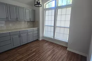 1019 San Jacinto St, Lockhart, TX 78644 - Photo 7