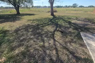 1019 San Jacinto St, Lockhart, TX 78644 - Photo 25