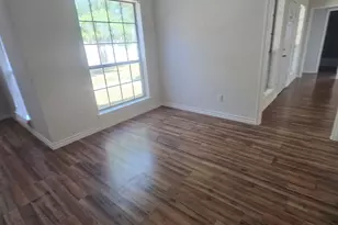1019 San Jacinto St, Lockhart, TX 78644 - Photo 9