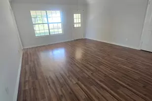 1019 San Jacinto St, Lockhart, TX 78644 - Photo 3