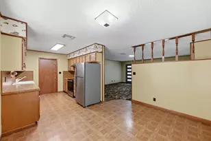 203 Broadmoor Dr, Fredericksburg, TX 78624 - Photo 9