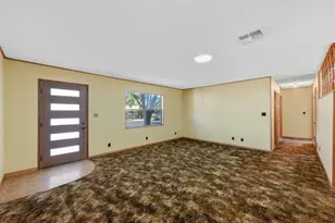 203 Broadmoor Dr, Fredericksburg, TX 78624 - Photo 5