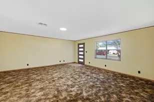 203 Broadmoor Dr, Fredericksburg, TX 78624 - Photo 7