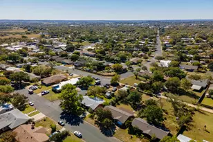 203 Broadmoor Dr, Fredericksburg, TX 78624 - Photo 31