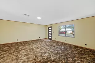 203 Broadmoor Dr, Fredericksburg, TX 78624 - Photo 7