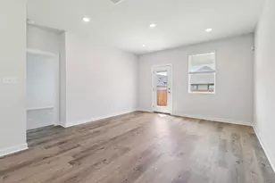 123 Two Bits Ln, Elgin, TX 78621 - Photo 5