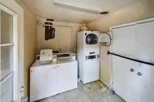 803 W 28th St, Austin, TX 78705 - Photo 17