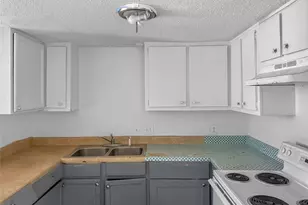 8611 Putnam Dr, Austin, TX 78757 - Photo 5