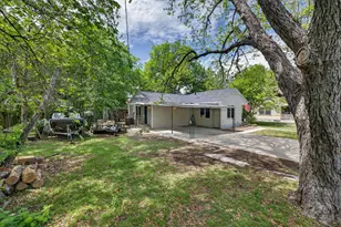 621 S Main St, Lockhart, TX 78644 - Photo 21
