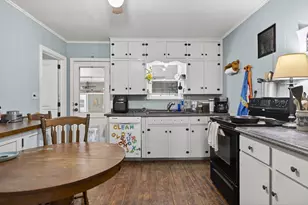 621 S Main St, Lockhart, TX 78644 - Photo 9