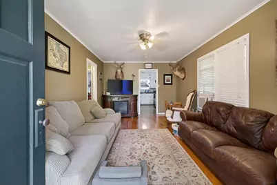 621 S Main Street, Lockhart, TX 78644 - Photo 7