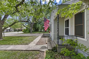 621 S Main St, Lockhart, TX 78644 - Photo 5