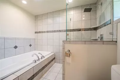 2902 Silverleaf Drive, Austin, TX 78757 - Photo 17