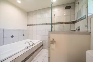 2902 Silverleaf Dr, Austin, TX 78757 - Photo 17