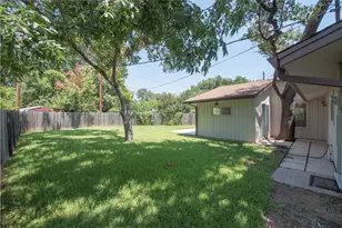 2902 Silverleaf Dr, Austin, TX 78757 - Photo 25