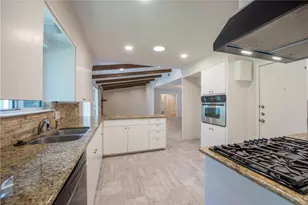 2902 Silverleaf Dr, Austin, TX 78757 - Photo 9