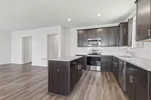 201 Katie Elder Dr, Jarrell, TX 76537 - Photo 5