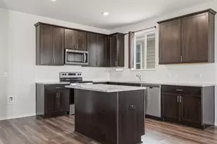 201 Katie Elder Dr, Jarrell, TX 76537 - Photo 3