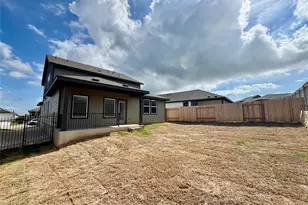 5013 Stockton Ln, Del Valle, TX 78617 - Photo 5