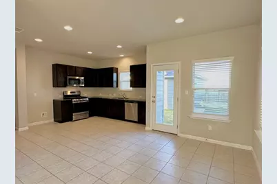 213 Bent Creek Drive, Hutto, TX 78634 - Photo 5