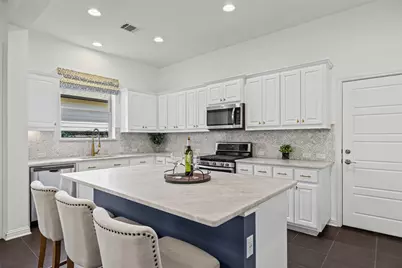 1518 Frontier Valley Drive, Austin, TX 78741 - Photo 11