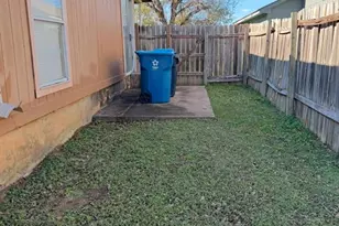 811 Lexington Rd, Elgin, TX 78621 - Photo 21