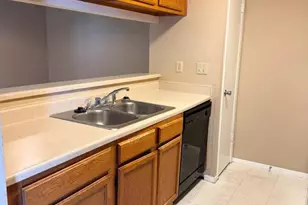 811 Lexington Rd, Elgin, TX 78621 - Photo 7