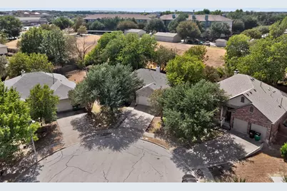 906 Hollow Trail Court, Round Rock, TX 78664 - Photo 7