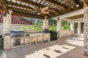 1817 Kingfisher Ridge Cove, Lago Vista, TX 78645 - Photo 25