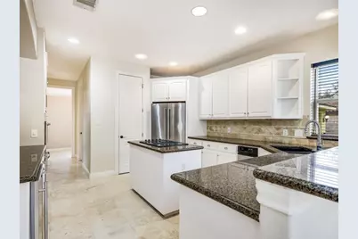 1014 Challenger, Lakeway, TX 78734 - Photo 9