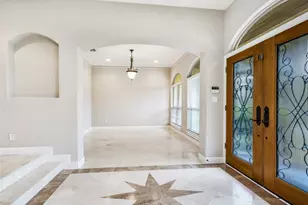 1014 Challenger, Lakeway, TX 78734 - Photo 3