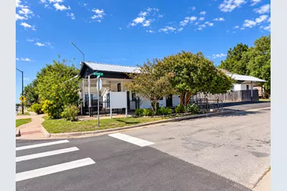 400 W 2nd Street, Taylor, TX 76574 - Photo 7